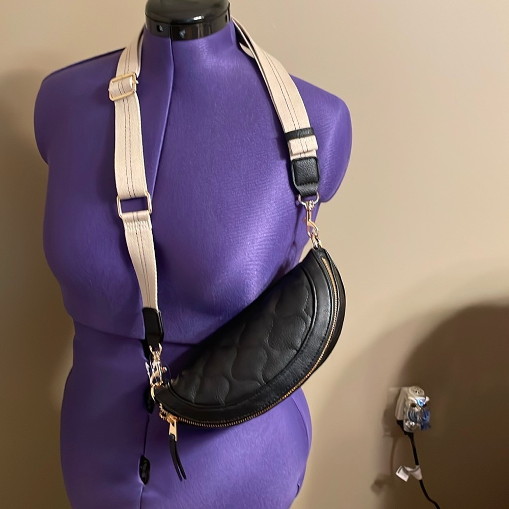 Universal Thread Purse